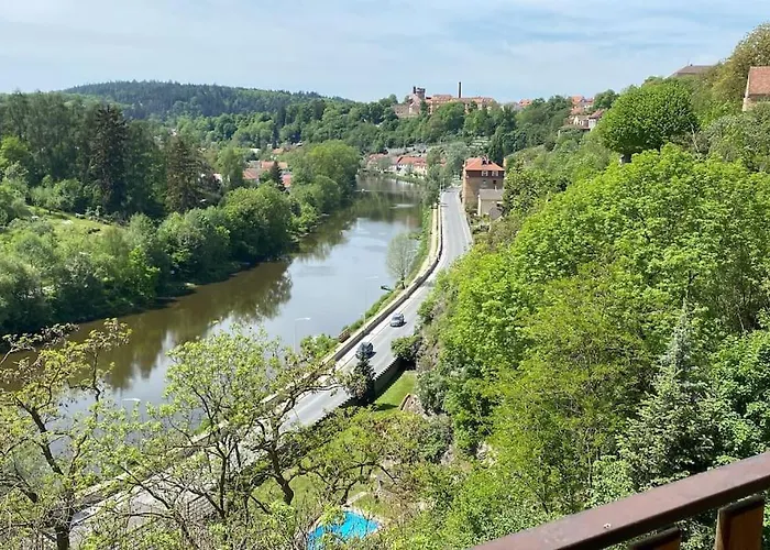 Byt V Blizkosti Centra A V Klidne Zone